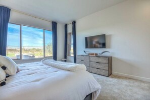 3 bedrooms, free WiFi, bed sheets, wheelchair access