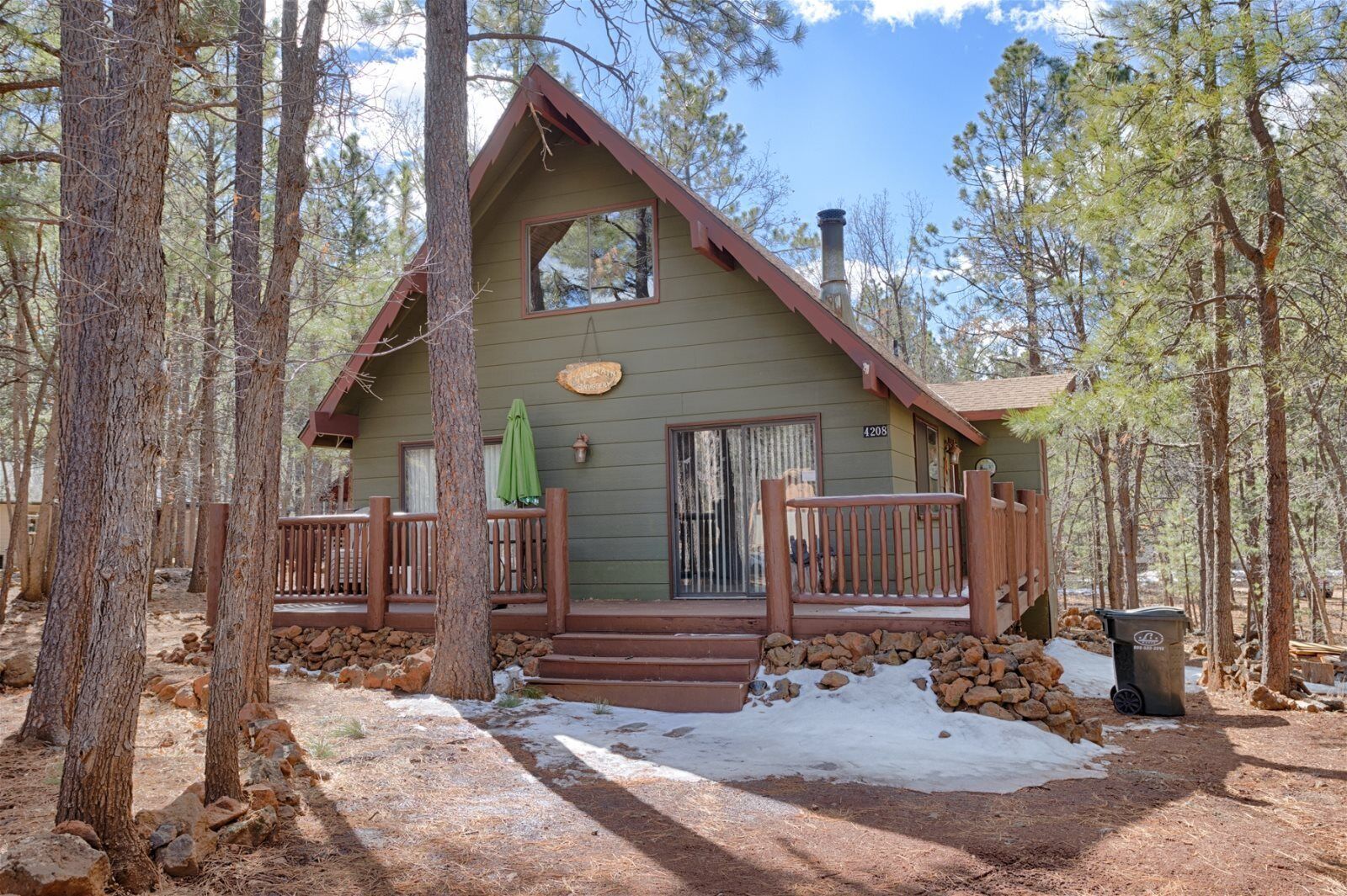 Stay our Mountain Snuggery Cabin in Pinetop