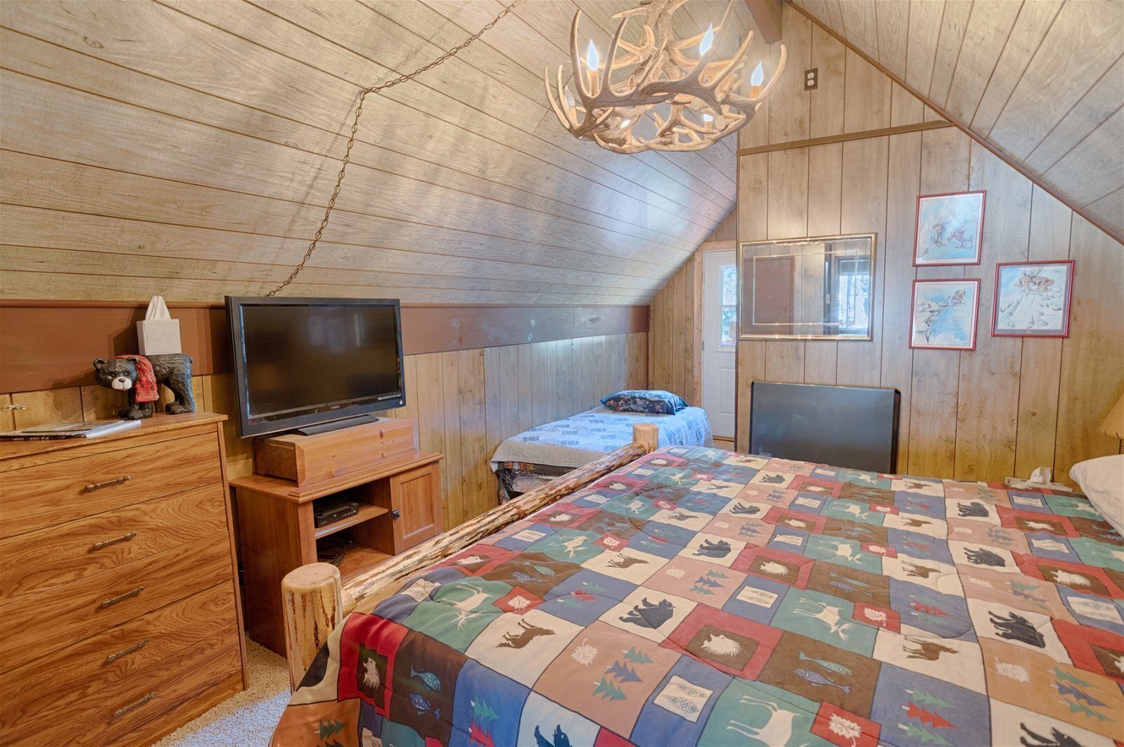 Stay our Mountain Snuggery Cabin in Pinetop
