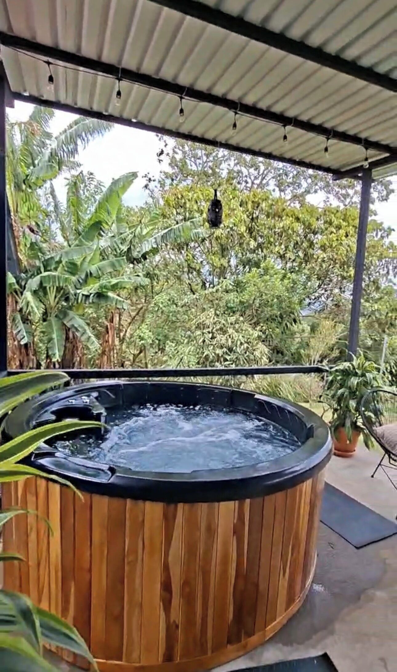 Outdoor spa tub