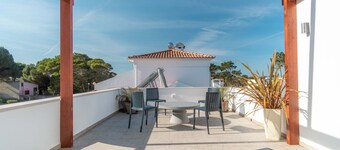 LV Premier LA2 heated pool, AC, garden, sea view