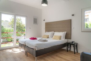 4 Schlafzimmer, Zimmersafe, Bügeleisen/Bügelbrett, Reisekinderbett