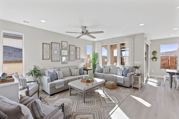 Televisión, videojuegos y futbolito 