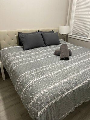 3 soverom, skrivebord, strykejern/-brett og wi-fi