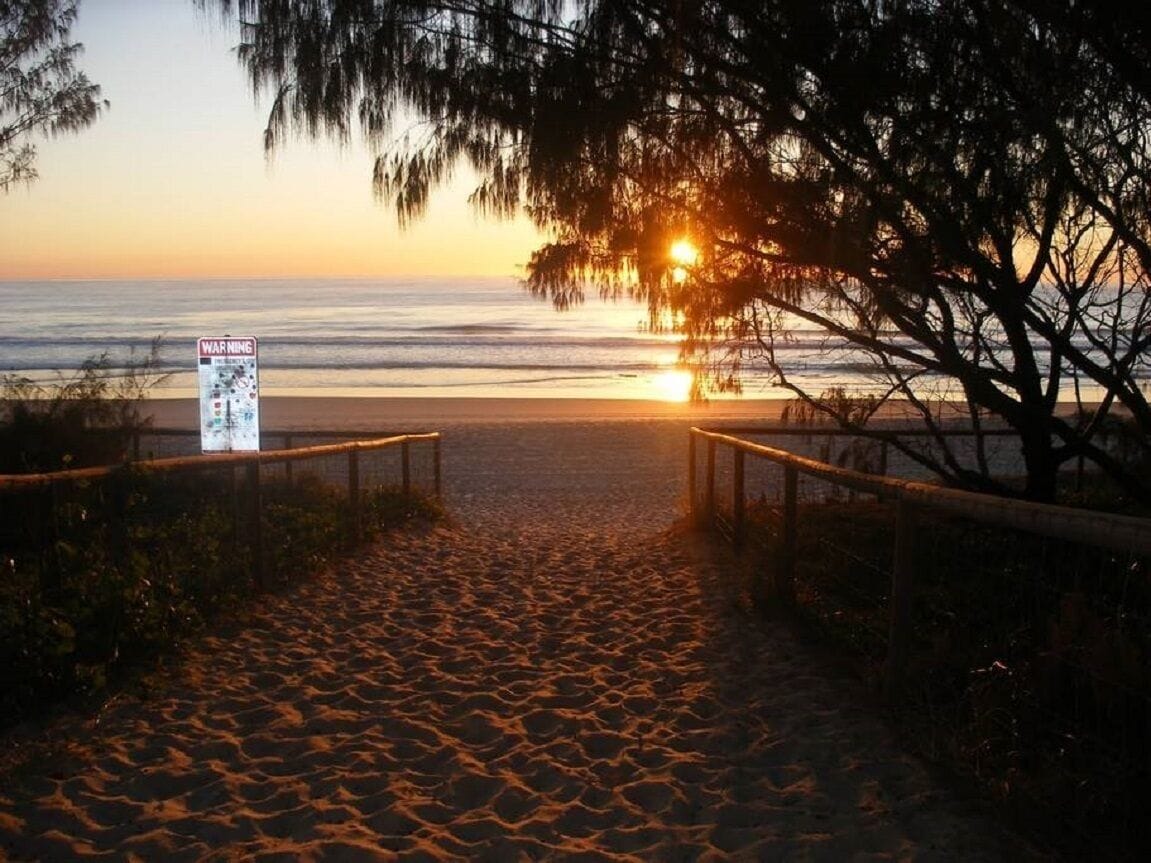 Surfers Paradise - 1 Bedroom Fully Furnished Apt #2 — image 3