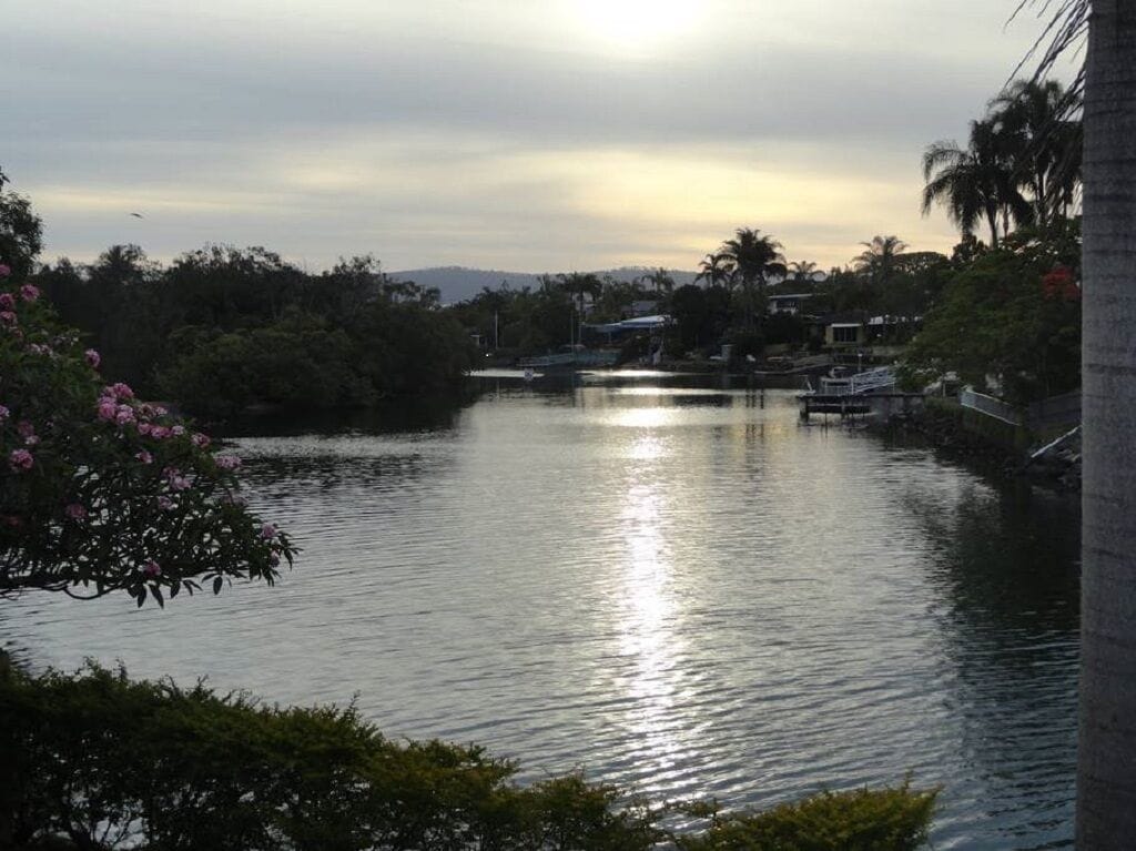 Surfers Paradise - 1 Bedroom Fully Furnished Apt #2 — image 5
