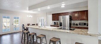 Game Room - Mountain Views - King Bed - near Golf Course - Intel - Rust Medical 