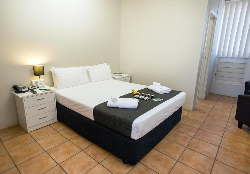 standard queen | 1 bedroom, individually furnished, desk, laptop workspace