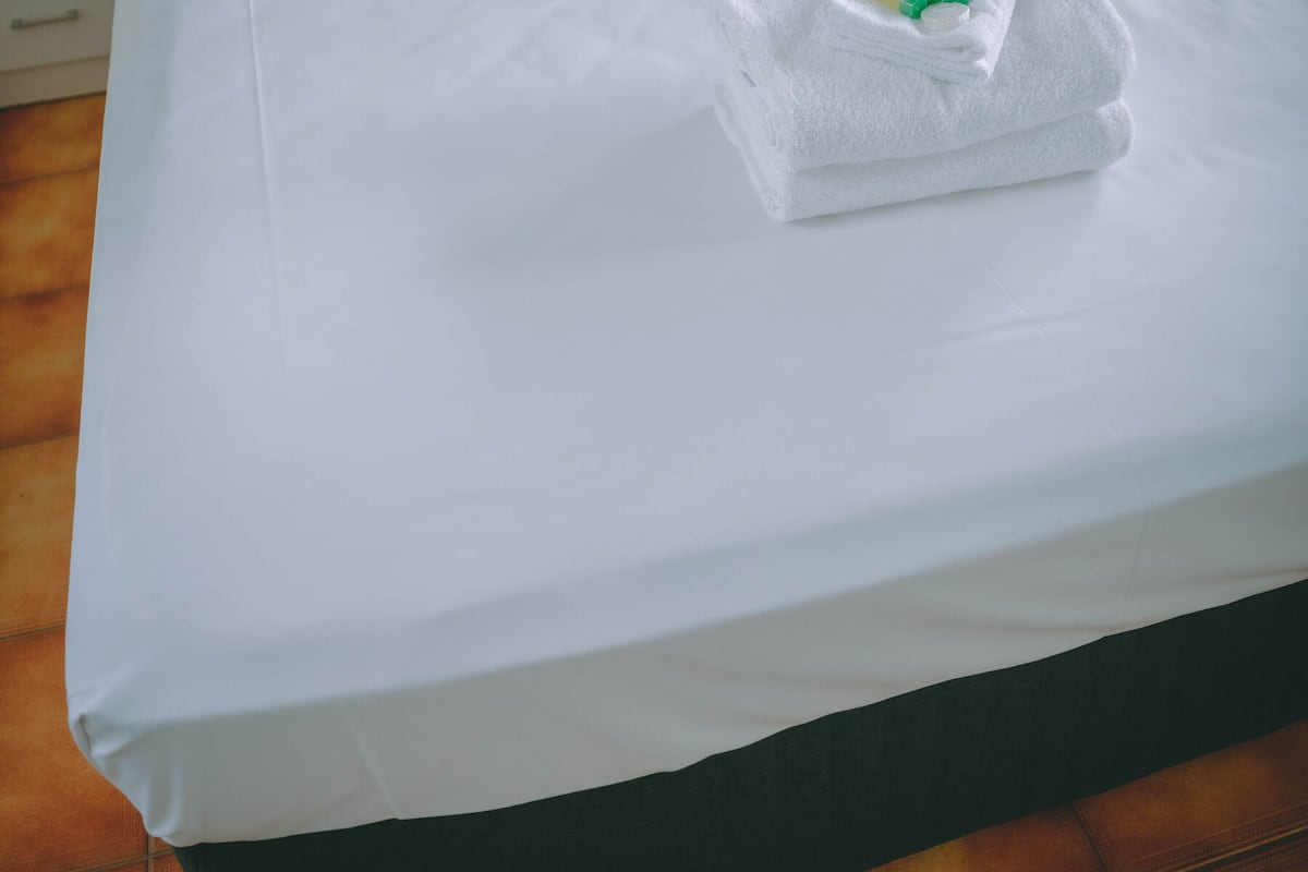 standard queen | 1 bedroom, individually furnished, desk, laptop workspace