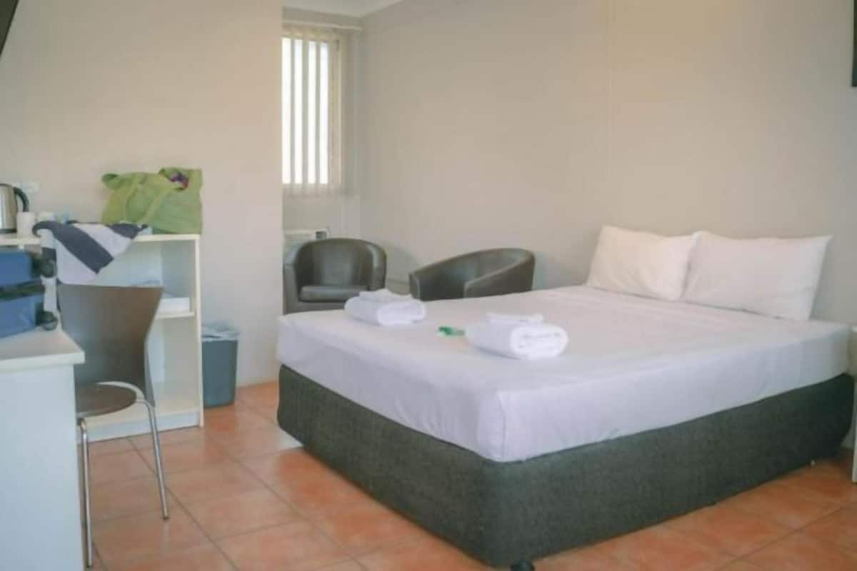 Individually furnished, desk, laptop workspace, blackout curtains