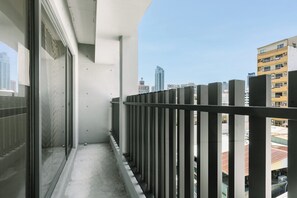 Family Suite, Mezzanine | Desk, soundproofing, free WiFi, bed sheets - Nan Nan (Kaohsiung)