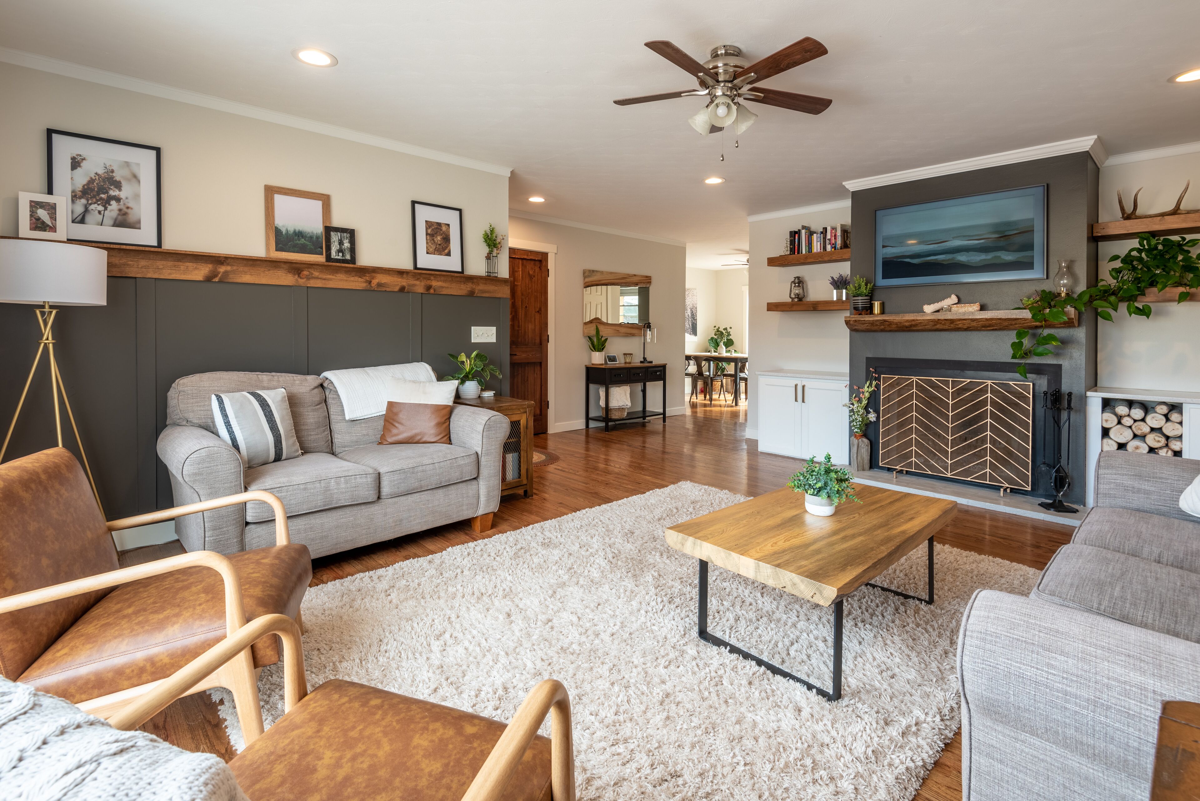 تلفزيون ذكي، ألعاب فيديو، كُتُب