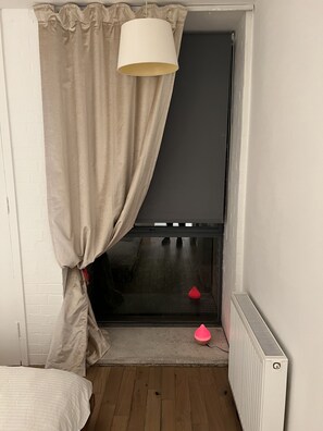 2 bedrooms, iron/ironing board, WiFi, bed sheets - Charming Apartment garden view (London)
