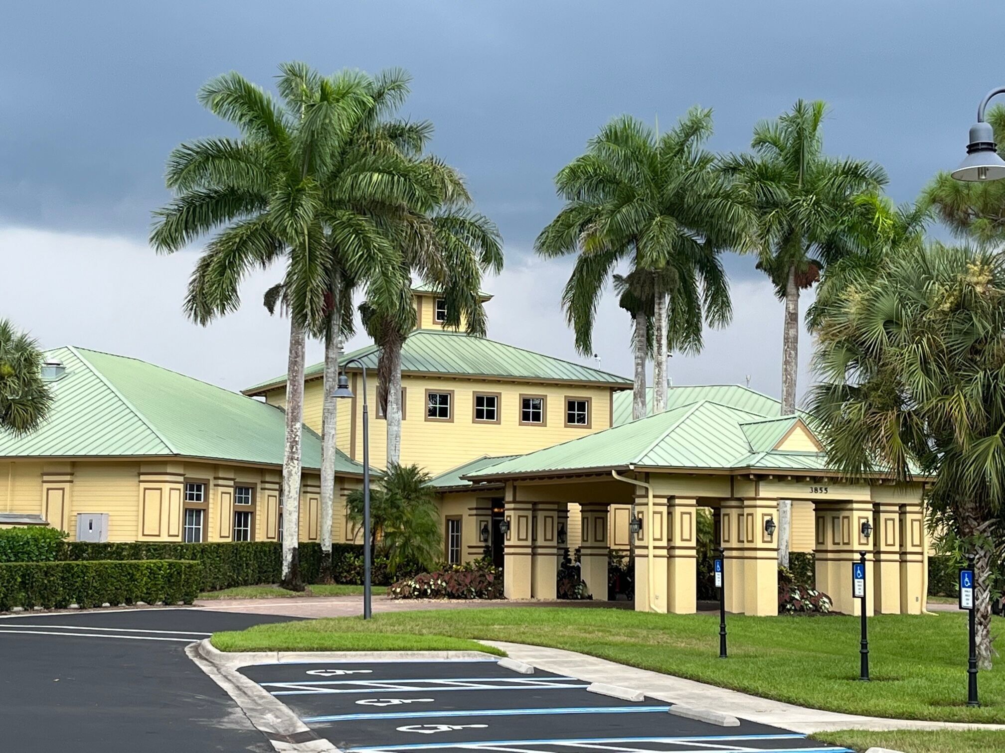 Stylish Condo on Amazing Golf Course | Ideal for Long Stays