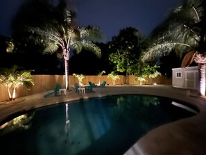 Piscina all'aperto, una piscina riscaldata