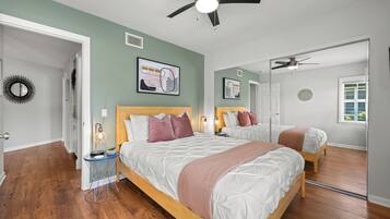 3 habitaciones, escritorio, tabla de planchar con plancha y wifi gratis