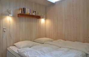 4 makuuhuonetta, silitysrauta/-lauta, Wi-Fi, vuodevaatteet