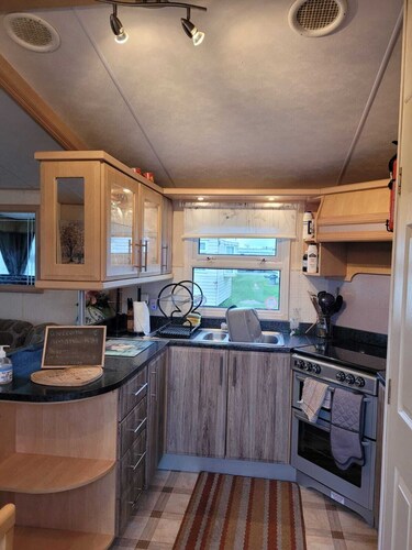 Discover comfort home from home 8-birth Caravan