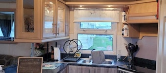 Discover comfort home from home 8-birth Caravan