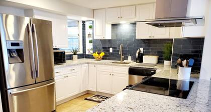 Heated pool, freshly renovated vacation getaway home