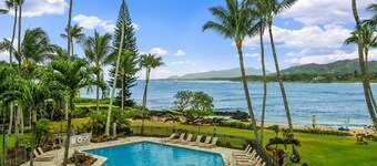 Beautiful Lae Nani - Oceanfront 2 bedroom 2 bath condo with AC