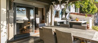 Breathtaking Views overlooking Rio Del Mar & the Monterey Bay. Perfect for Couples.