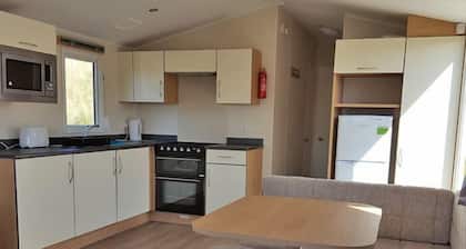 Charming 3-Bed Caravan in Saint Leonards-on-sea