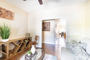 TV, fireplace, table tennis, stereo