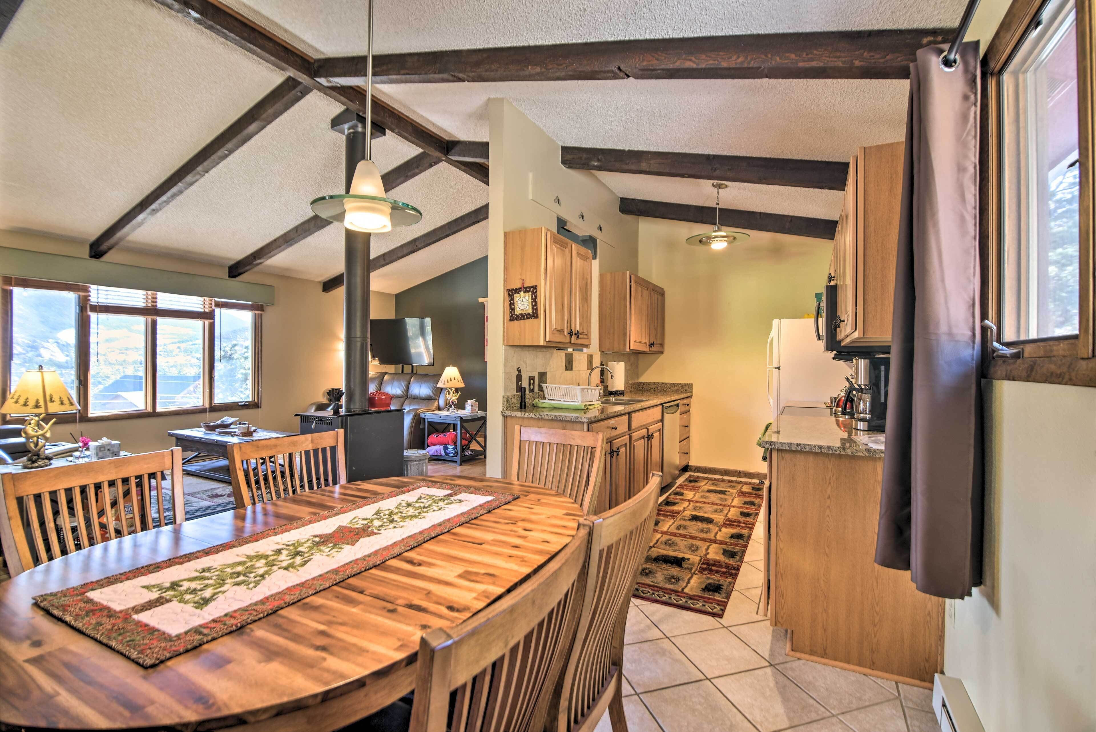 Quiet Rockies Retreat ~ 10 Min to Nat'l Park!