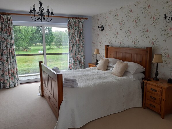 3 bedrooms, iron/ironing board, WiFi, bed sheets - Beautiful 3-Bed House at The Green Near Millom (Millom)