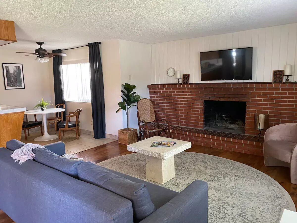 Cozy 2bd Apartment by CSUS & Cal Expo