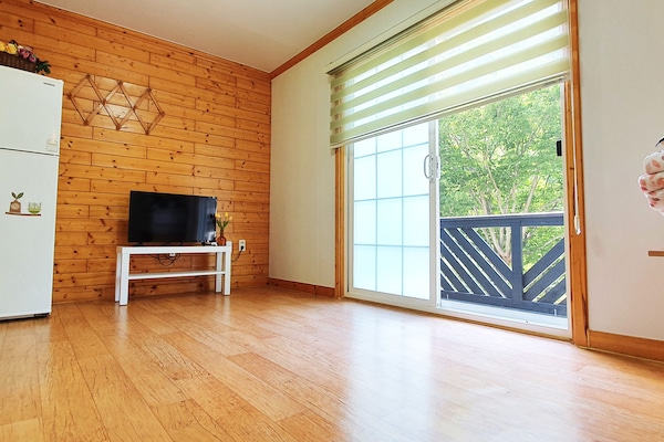 Standard Room | Free WiFi, bed sheets