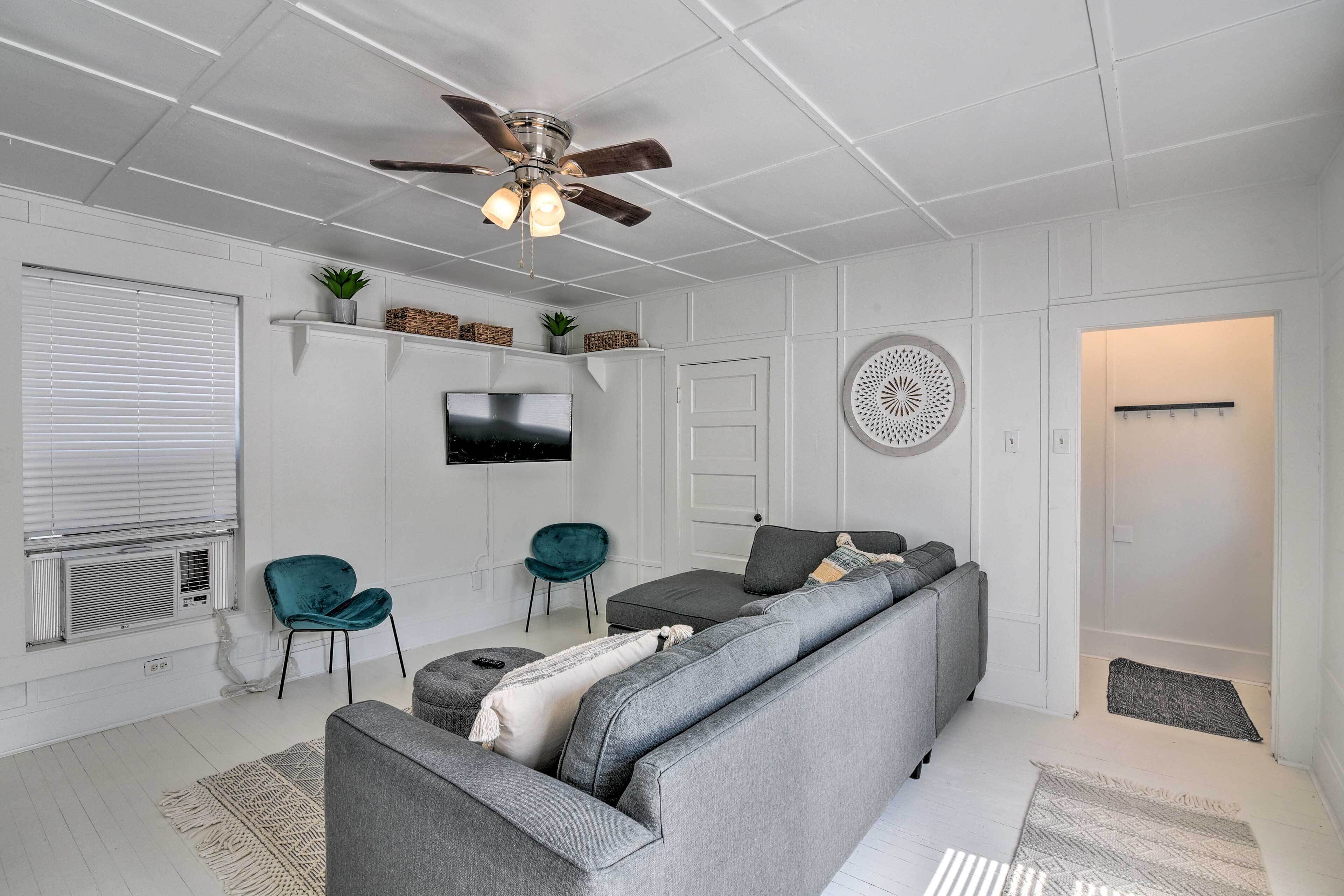 Coastal Galveston Retreat < 1 Mi to Beaches!