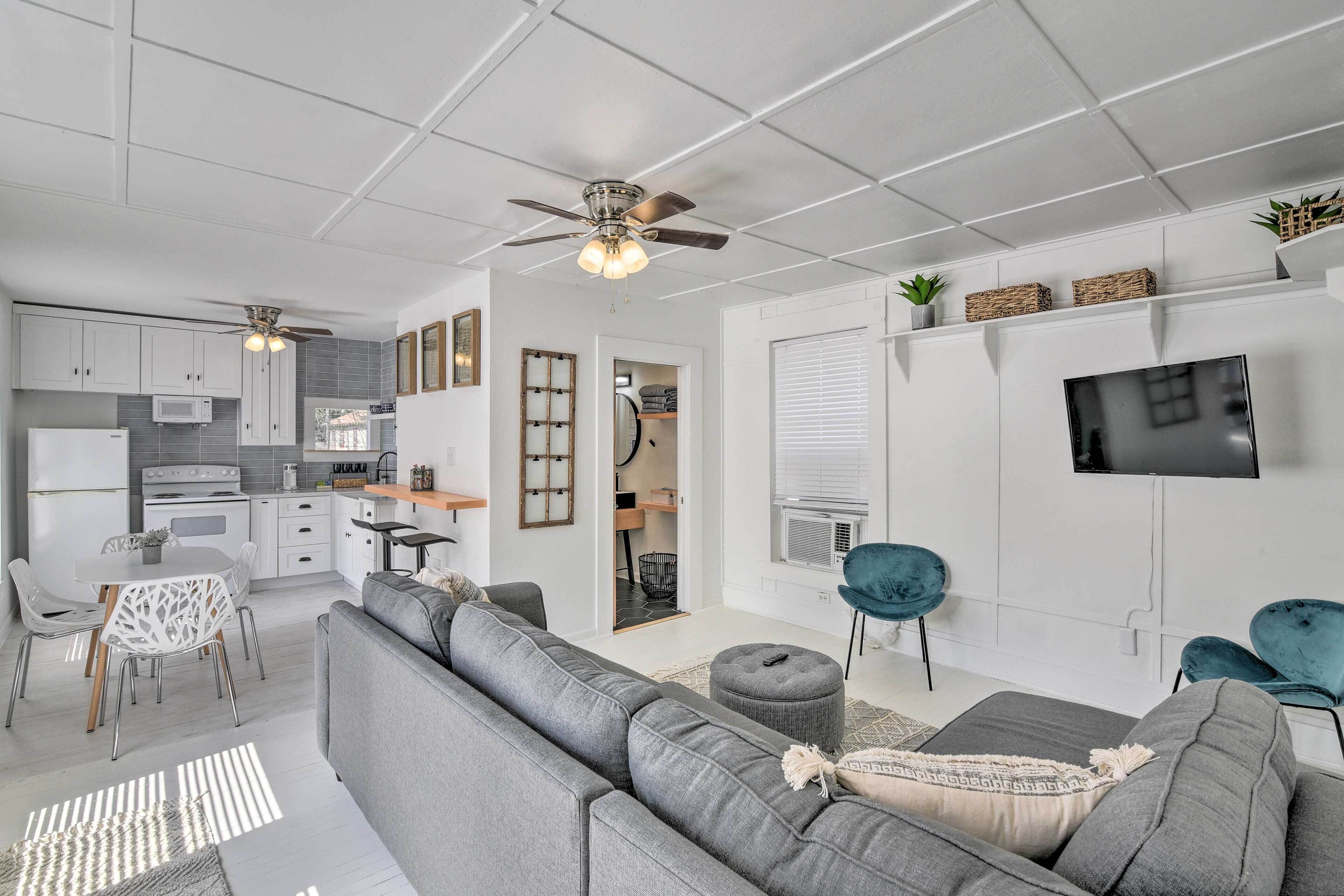 Coastal Galveston Retreat < 1 Mi to Beaches!