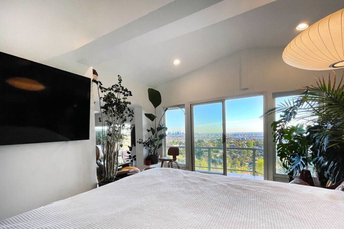 Hollywood Hills - Sweeping Views - High Design