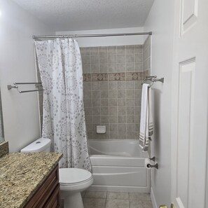 Bathroom - Charming 2-bedroom house in serene Saint Cloud with AC, WiFi (Saint Cloud)