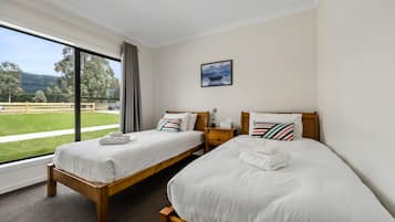 6 Schlafzimmer, Bügeleisen/Bügelbrett, kostenloses WLAN, Bettwäsche
