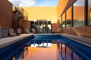 A heated pool - Mirage: Private Pool + Roof Top Deck + Fire Pit (Hurricane)