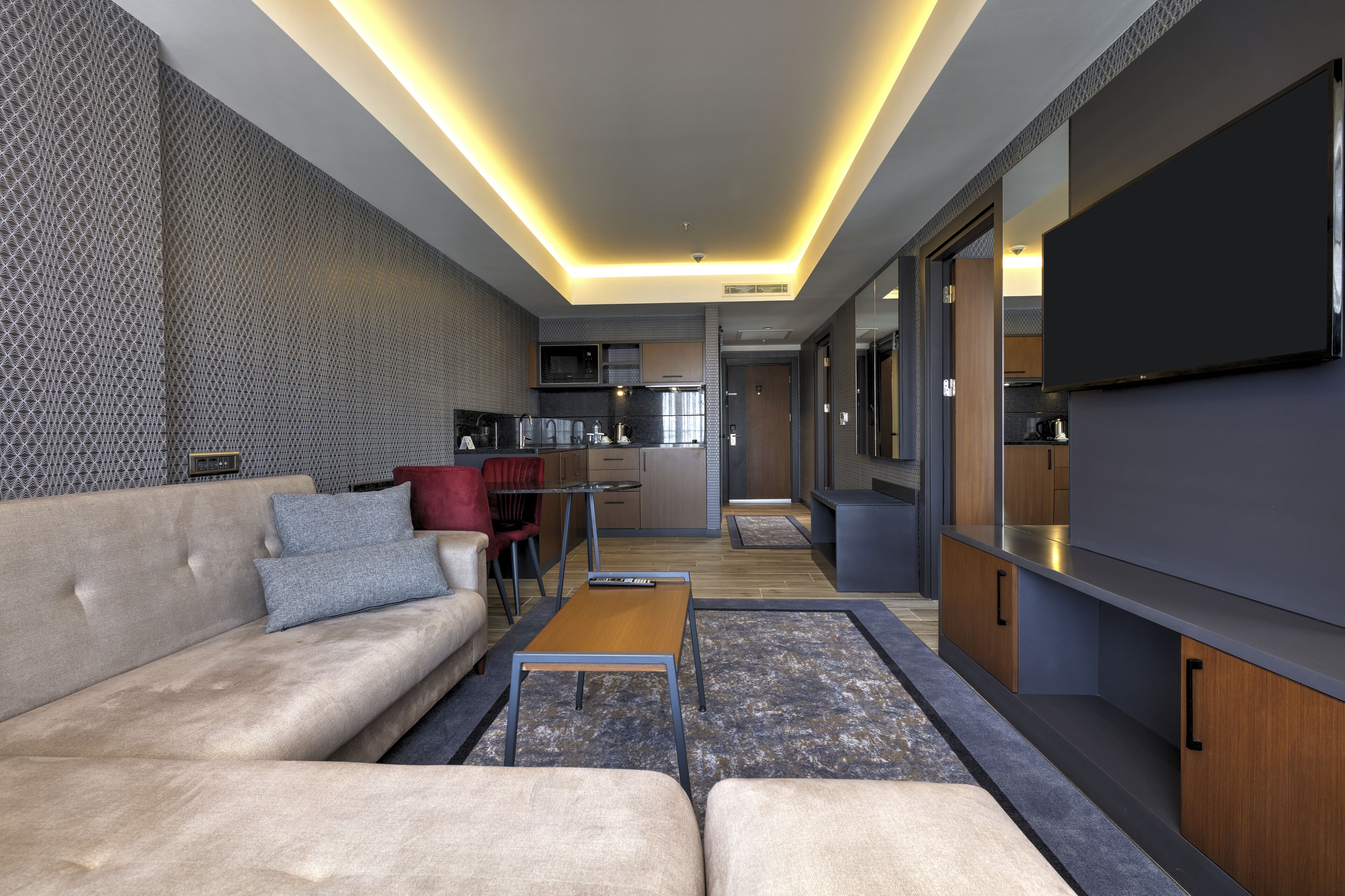 Suite, 2 Bedrooms, Non Smoking, Kitchenette (Vista) | Private kitchenette | Mini-fridge, microwave, stovetop, electric kettle