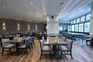 Restaurant - Nova Vista Deluxe & Suites Eskisehir, a member of Radisson Individuals (Eskisehir)