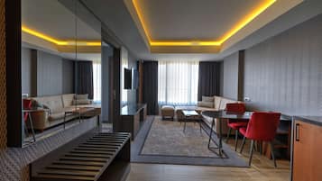 1 quarto, cofres nos quartos, escrivaninha