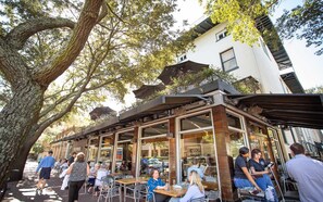 Apartment, 1 Schlafzimmer | Speisen im Freien