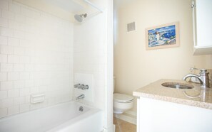 Apartment, 1 Schlafzimmer | Badezimmer | Handtücher