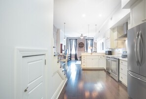 Condo, 2 Bedrooms | Private kitchen