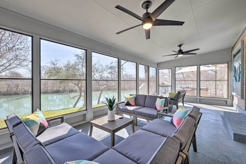 3 Mi to Dtwn! Riverfront Seguin Home w/ Sunroom