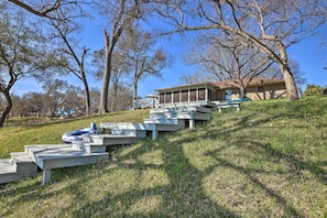 Property grounds - 3 Mi to Dtwn! Riverfront Seguin Home w/ Sunroom (Seguin)