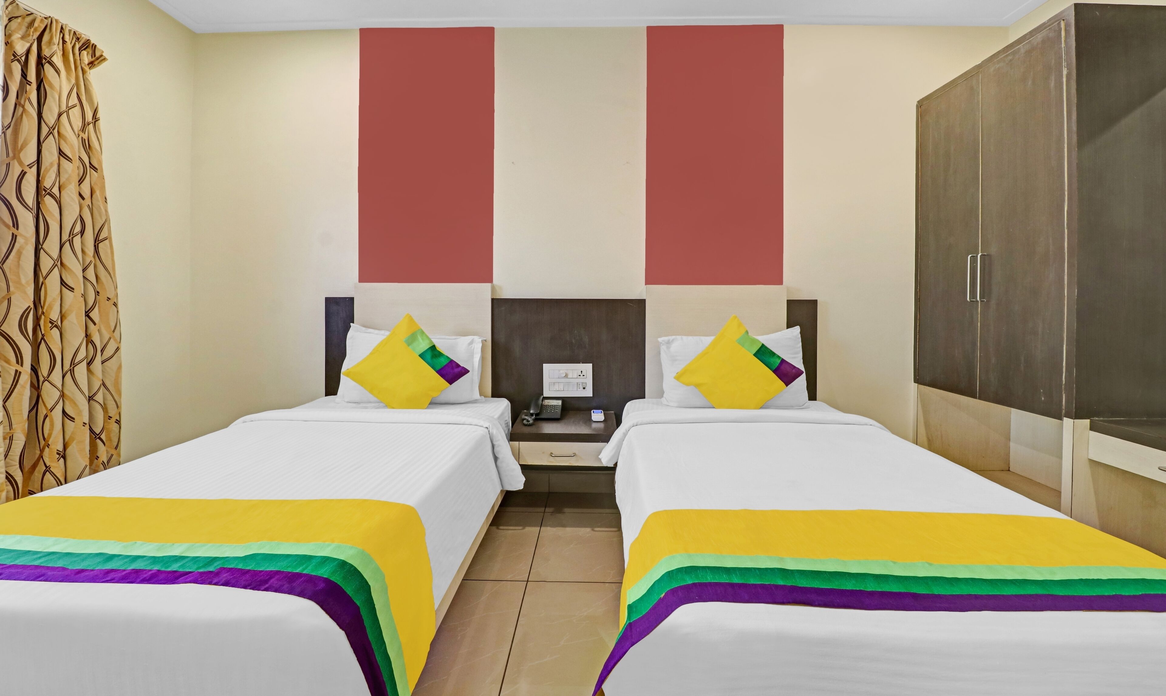 Itsy By Treebo - G Square