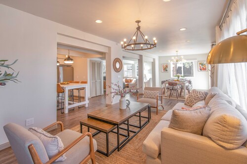 LUXE - Alpine Villa with Lake View and Walking to Village - Big Bear