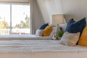 5 bedrooms, desk, iron/ironing board, WiFi