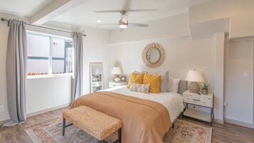 5 bedrooms, desk, iron/ironing board, WiFi